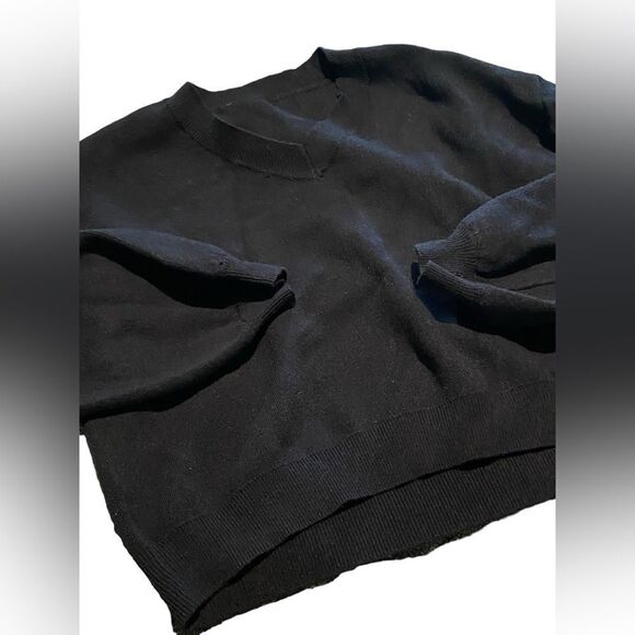 SHEIN size small short v necked sweater excellent condition. - Picture 1 of 2